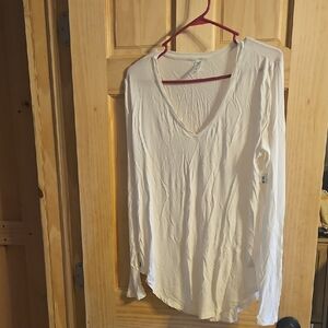 Old Navy White V-Neck Long Sleeve Tee